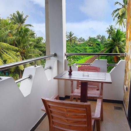 L&D Lodge Hikkaduwa Eksteriør bilde